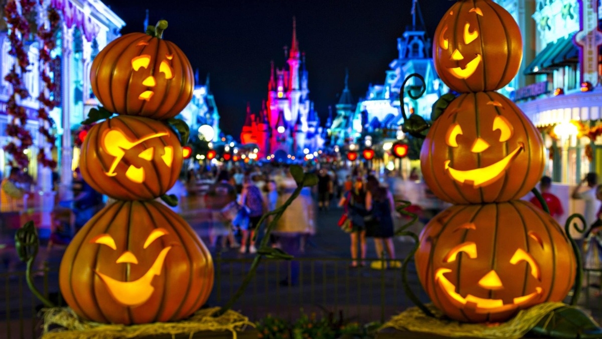 Decorating Disney: Halloween Magic